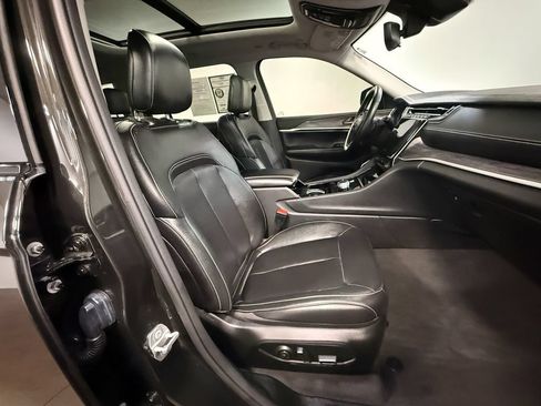 Used 2022 Jeep Grand Cherokee L Limited AWD/4WD image 13