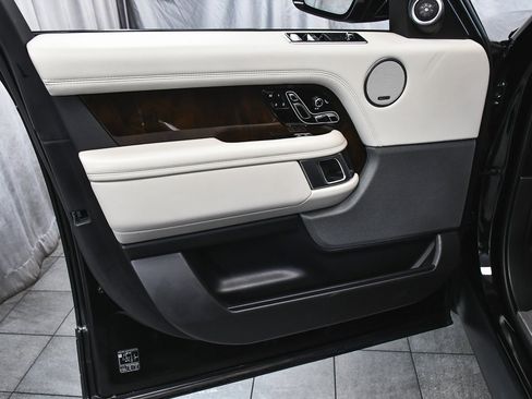 Used 2021 Land Rover Range Rover Westminster Edition image 9