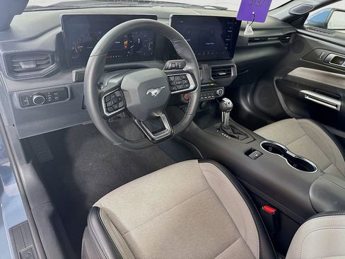 Used 2024 Ford Mustang Coupe image 9