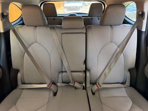 Used 2023 Toyota Highlander L FWD image 30