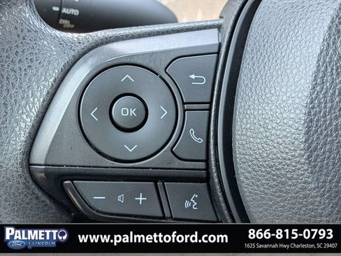 Used 2022 Toyota Corolla LE FWD image 21