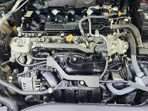 Used 2025 Toyota Corolla LE FWD image 28