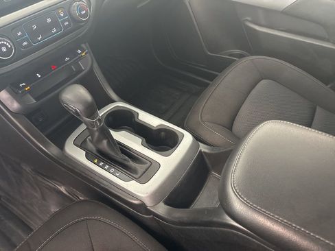 Used 2022 Chevrolet Colorado LT w/ Fleet Safety Package image 13