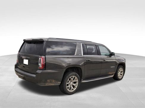 Used 2019 GMC Yukon XL SLT image 4