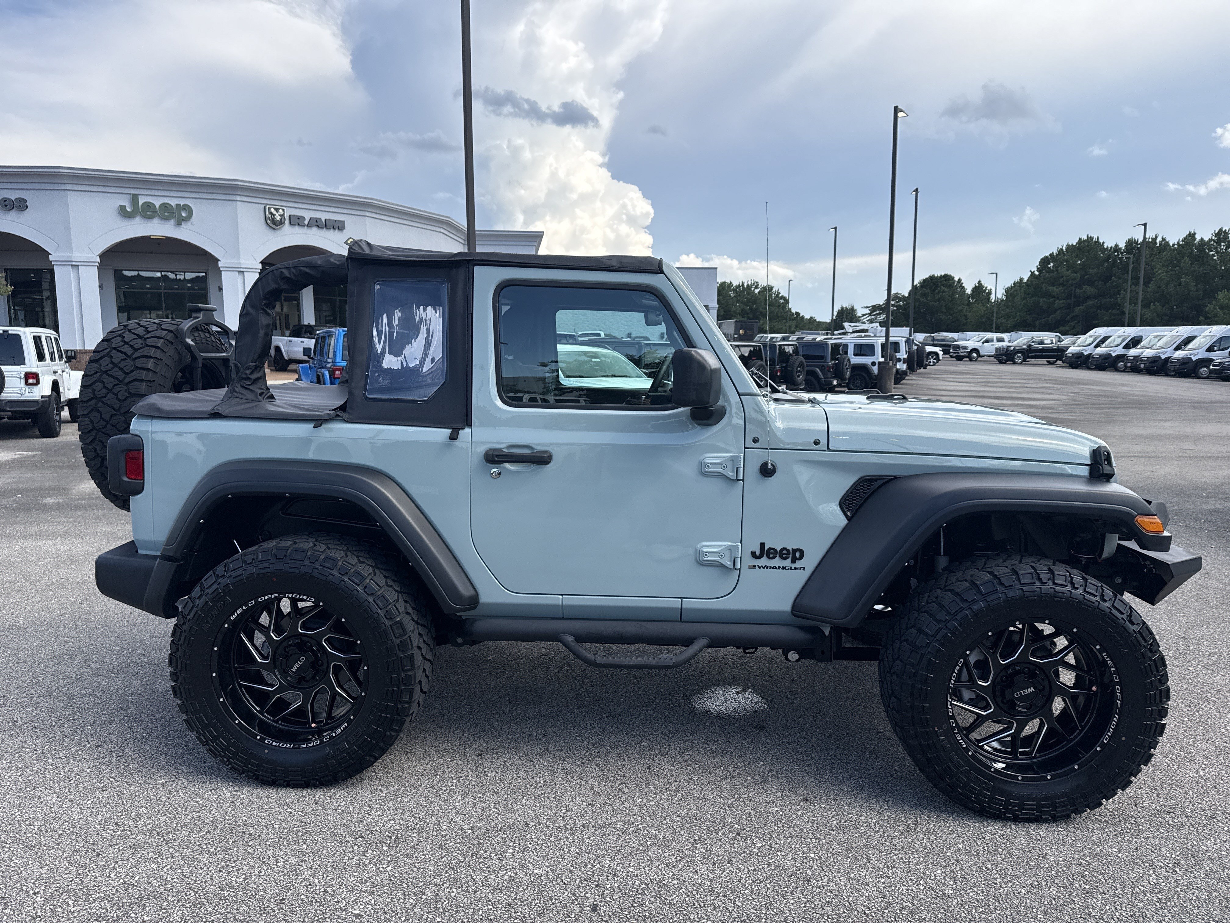 Used 2023 Jeep Wrangler Sport AWD/4WD image 8