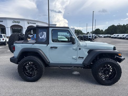 Used 2023 Jeep Wrangler Sport AWD/4WD image 8