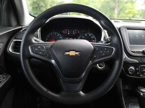 Used 2018 Chevrolet Equinox LT FWD image 15