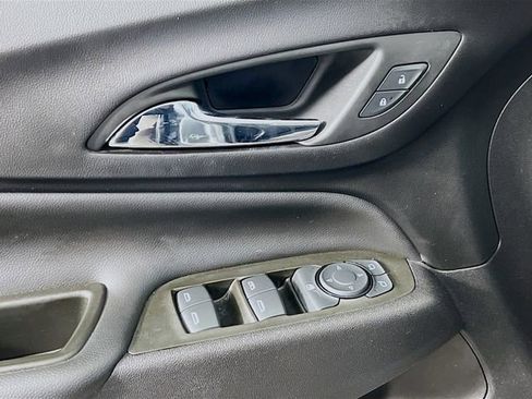 Used 2024 Chevrolet Equinox LT FWD image 9
