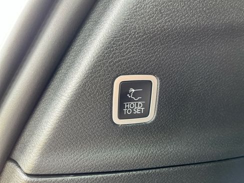 New 2027 Chrysler Pacifica Select w/ Family Tech Group FWD image 31