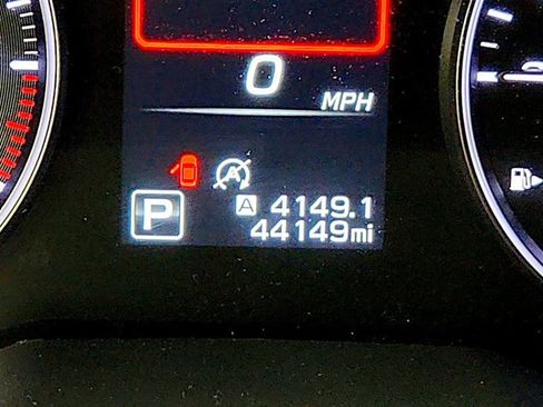 Used 2023 Subaru Outback Premium AWD/4WD image 15