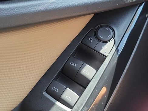 Used 2025 Chevrolet Equinox ACTIV w/ Safety and Technology Package FWD image 29