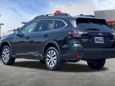 Used 2022 Subaru Outback Premium AWD/4WD image 6