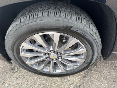 Used 2022 Chevrolet Traverse Premier w/ LPO, Floor Liner Package AWD/4WD image 9