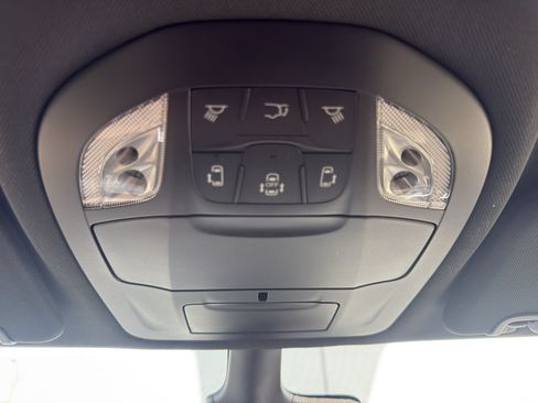 New 2026 Chrysler Pacifica Select w/ S Appearance Package FWD image 23