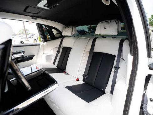 Used 2022 Rolls-Royce Phantom Sedan w/ The Phantom Package RWD image 49