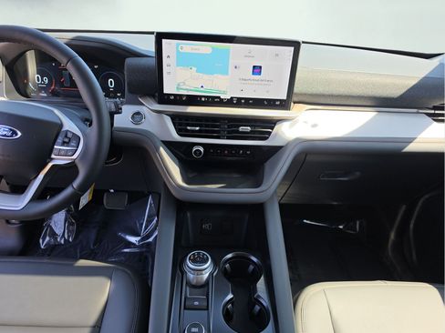 New 2026 Ford Explorer Active w/ Active Comfort Package AWD/4WD image 13