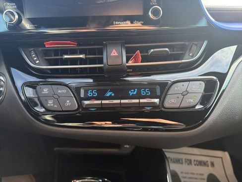 Used 2020 Toyota C-HR XLE image 21