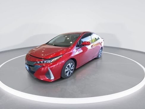 Used 2017 Toyota Prius Prime Premium FWD image 4