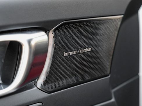 Used 2021 Volvo XC40 T4 R-Design image 47