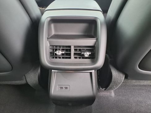 Used 2024 Cadillac Lyriq Tech RWD image 13