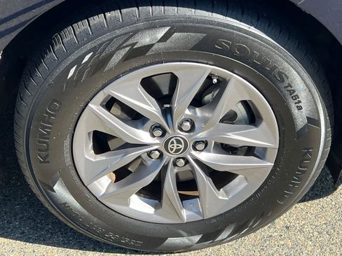 Certified 2023 Toyota Sienna LE FWD image 15