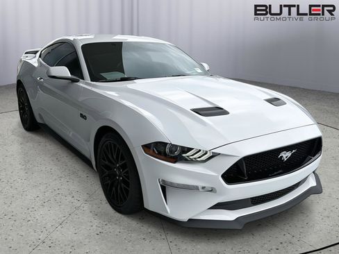 Used 2018 Ford Mustang GT Premium w/ GT Performance Package RWD image 8