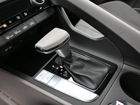Certified 2024 Hyundai Elantra SEL FWD image 17