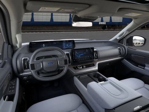 New 2026 Ford Expedition Platinum w/ Platinum Ultimate Package image 9