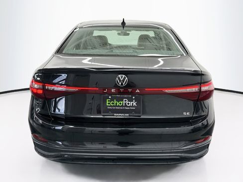 Used 2025 Volkswagen Jetta SE FWD image 7