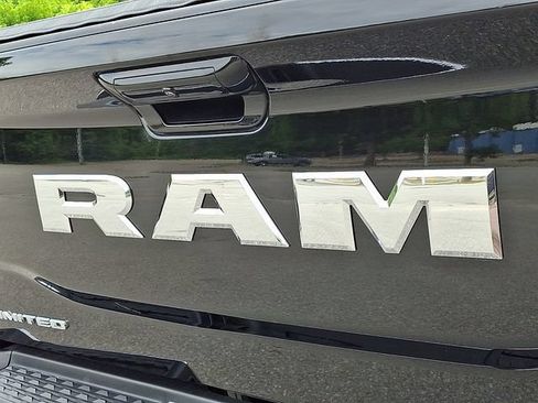 Used 2025 RAM 3500 Limited AWD/4WD image 39