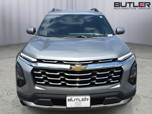 Used 2025 Chevrolet Equinox LT w/ Convenience Package II FWD image 9
