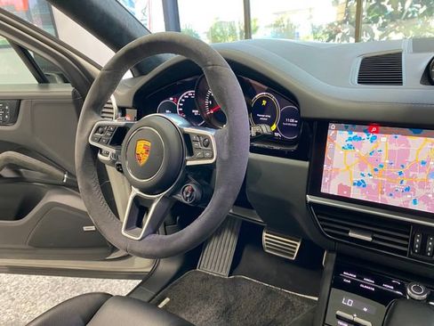 Used 2020 Porsche Cayenne S AWD/4WD image 28