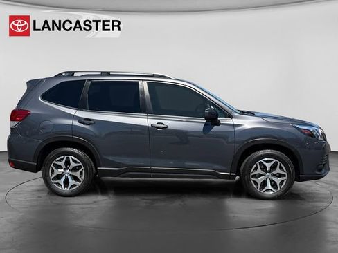Used 2022 Subaru Forester Premium w/ Popular Package #1 AWD/4WD image 8