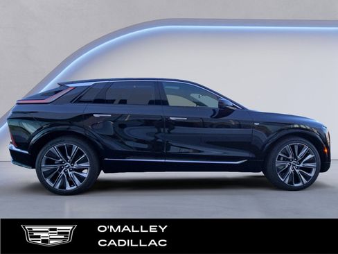 New 2026 Cadillac Lyriq Signature Luxury image 6