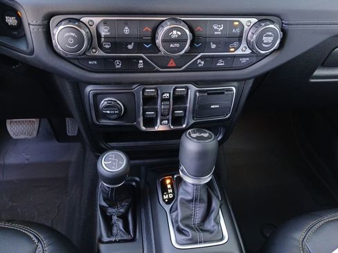 New 2026 Jeep Wrangler Unlimited Sahara AWD/4WD image 10
