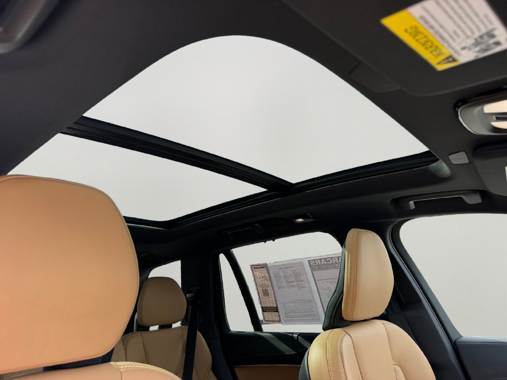 Certified 2025 Volvo XC90 T8 Ultra w/ Protection Package Premier AWD/4WD image 7