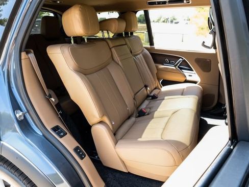New 2026 Land Rover Range Rover Long Wheelbase SE AWD/4WD image 46
