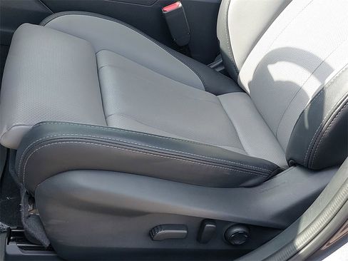 Used 2025 Subaru Outback Limited image 25