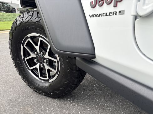 Used 2026 Jeep Wrangler Rubicon w/ Safety Group AWD/4WD image 12