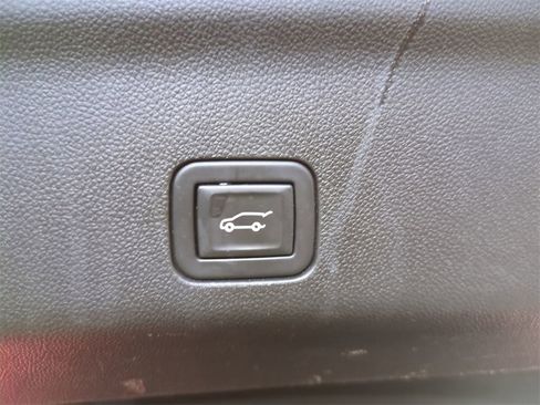 Used 2023 Cadillac Escalade Sport Platinum image 15