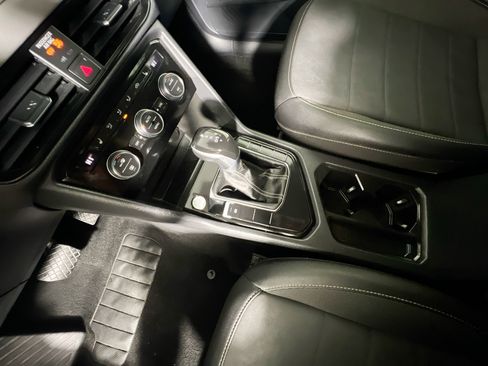 Used 2024 Volkswagen Taos SE image 26