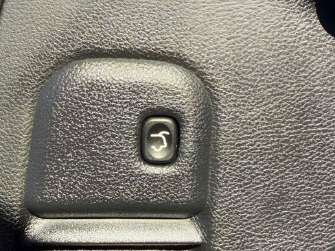 Used 2021 Jeep Grand Cherokee Laredo w/ Security & Convenience Group AWD/4WD image 9