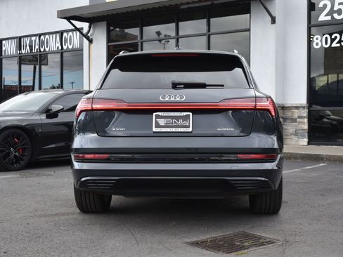 Used 2021 Audi e-tron Premium w/ Convenience Plus Package image 27