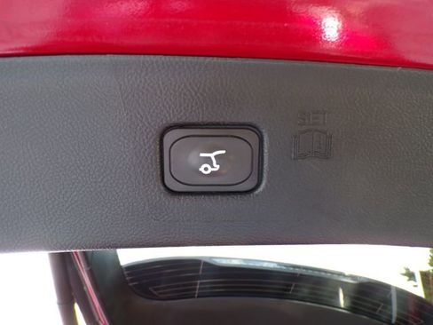 Used 2022 Ford Edge Titanium w/ Class II Trailer Tow Package image 9