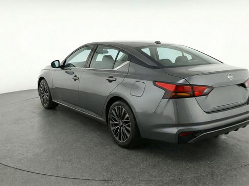 Used 2025 Nissan Altima 2.5 SV image 6