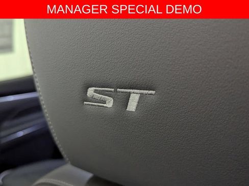 Used 2026 Buick Enclave Sport Touring w/ Power Package AWD/4WD image 24