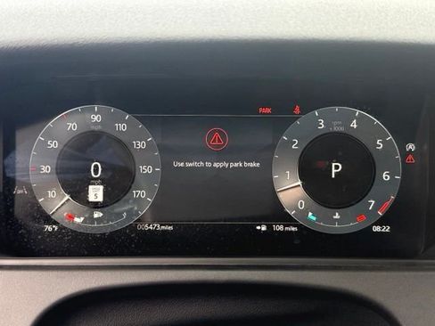 Used 2025 Land Rover Range Rover Velar Dynamic SE AWD/4WD image 15