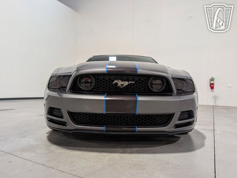 Used 2014 Ford Mustang GT Premium image 24