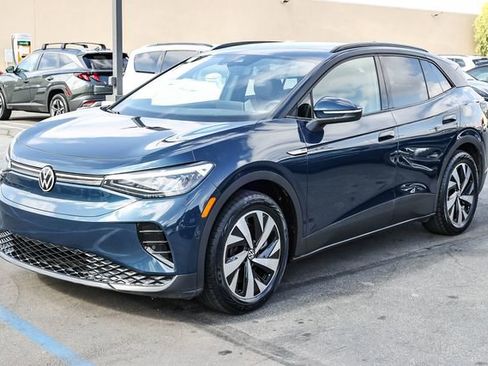 Used 2023 Volkswagen ID.4 Pro image 3