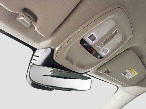 Certified 2024 Volvo XC60 B5 Ultimate AWD/4WD image 19